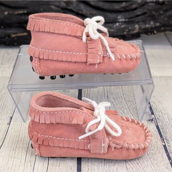 Minnetonka Infant Suede Moccasin Booties with Fringe – Soft Sole, Anti-Slip Grip - Picture 3 of 9
